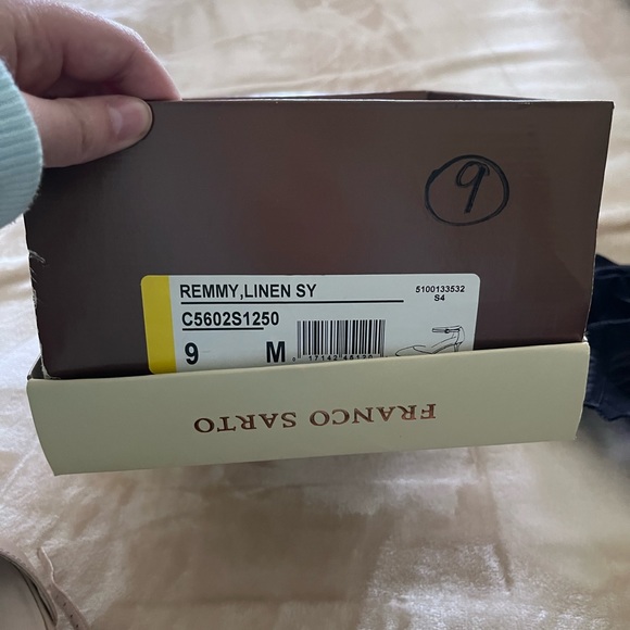 Franco Sarto Tan Heels - Picture 4 of 4